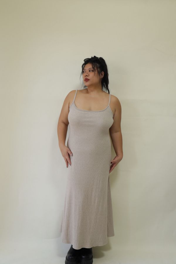 【 EASE 】仿羊絨細肩精緻洋裝(杏) 