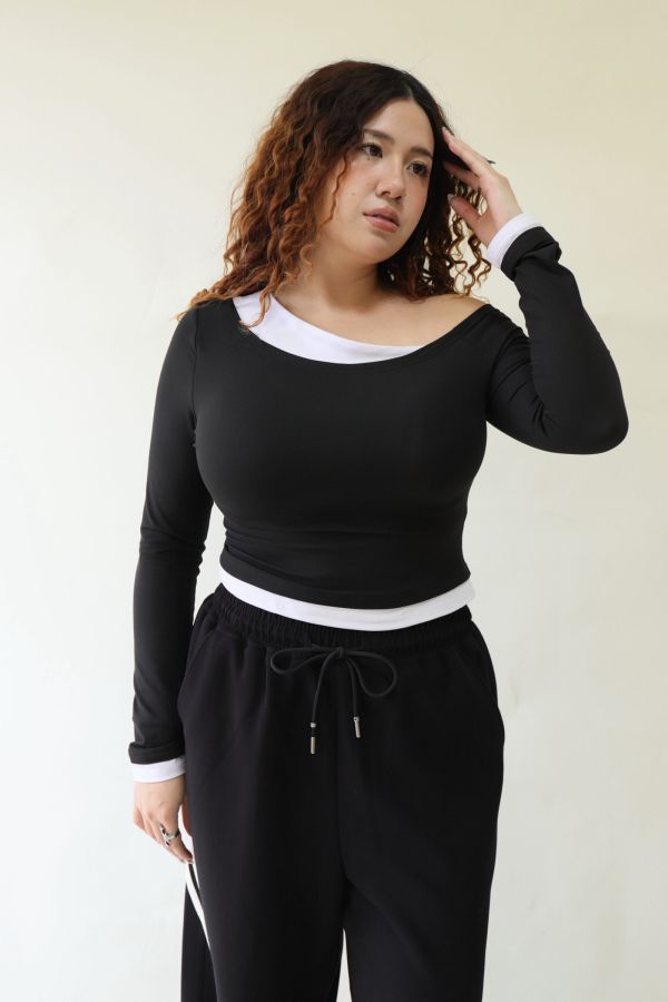 撞色斜肩修身上衣 