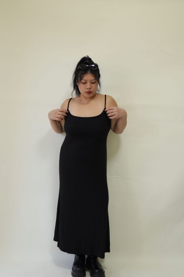 【 EASE 】仿羊絨細肩精緻洋裝(黑) 