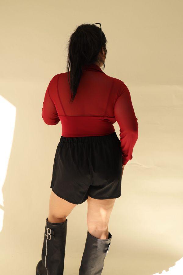 【門市試穿品】好辣深V魚骨收腰上衣 