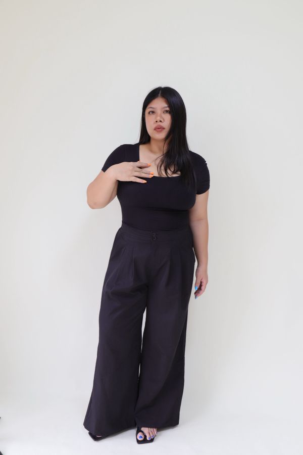 【EASE】梨形女孩一定要買涼涼雙釦褲-黑 