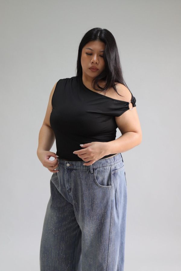 簡約百搭斜肩上衣 