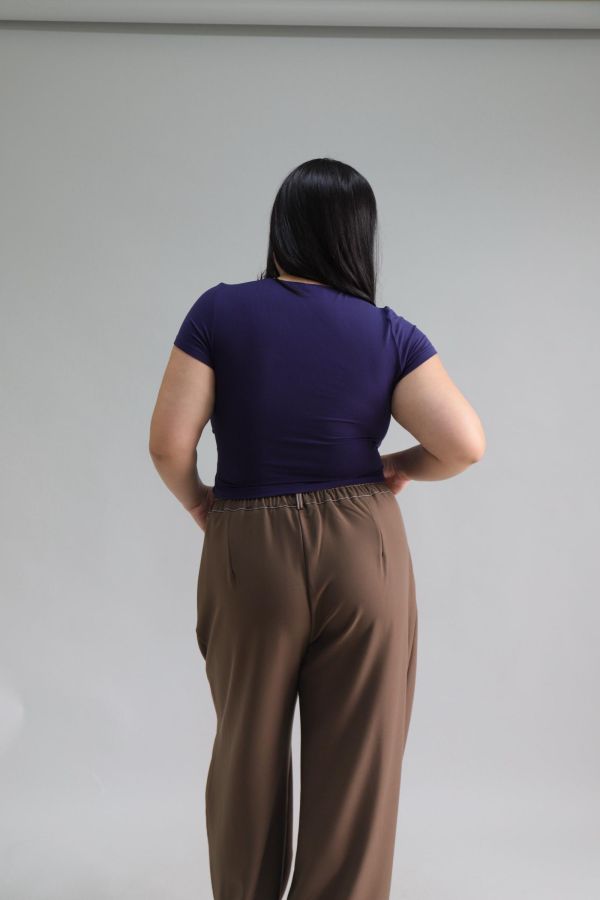 好身材V領收腰上衣 