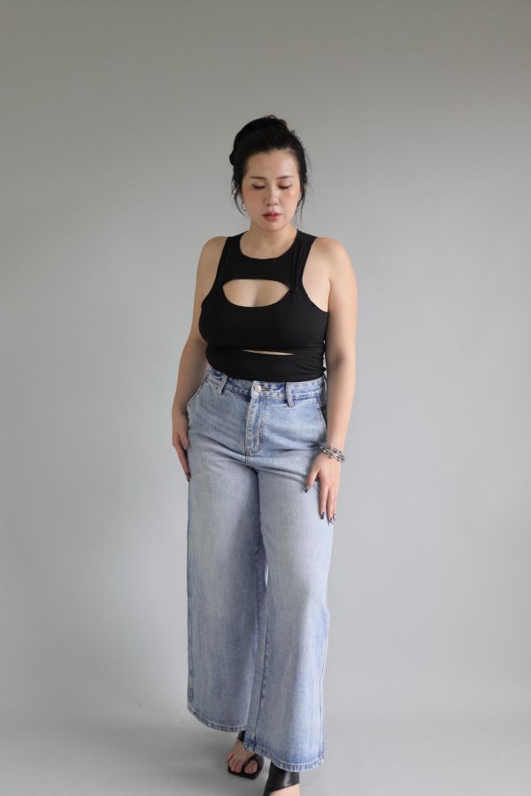 小翹臀直筒牛仔褲 