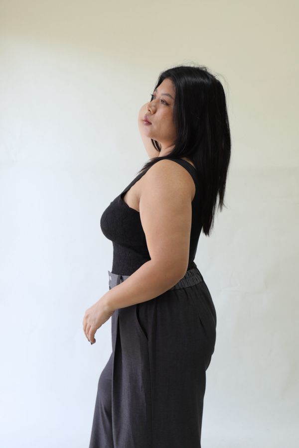 寬肩磨毛波浪邊帶杯背心 