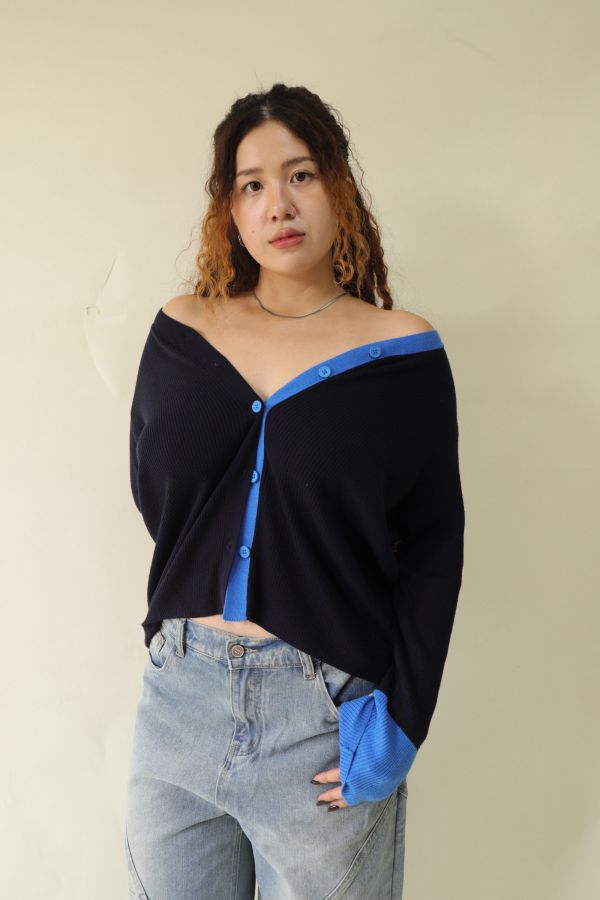 【EASE】撞色V領針織外套 