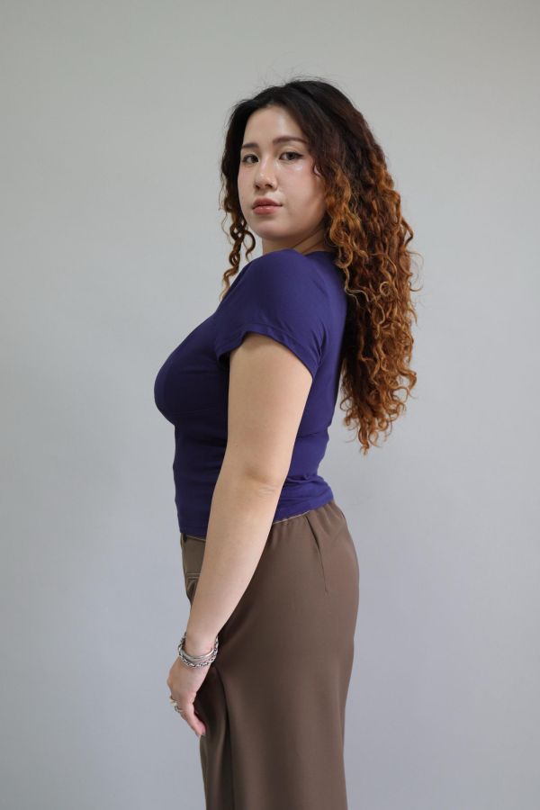 好身材V領收腰上衣 