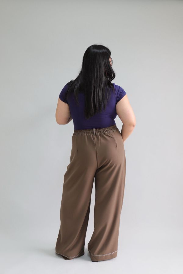 【EASE】肉肚友善長腿明線寬褲-咖 