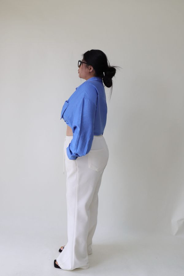 【門市試穿品】日常上班都能穿的長腿微喇叭褲(白) 