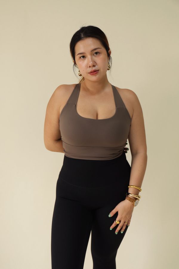 寬肩無勒感扭結美背運動內衣-咖 