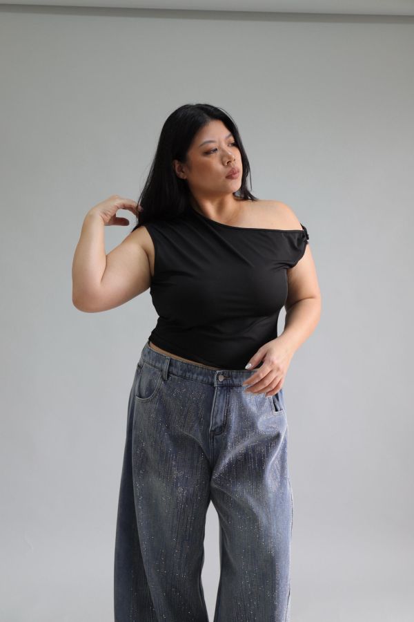 簡約百搭斜肩上衣 