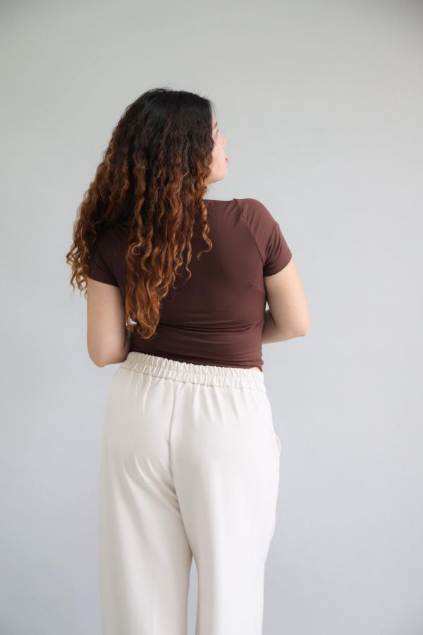 蕾絲拼接修身上衣 