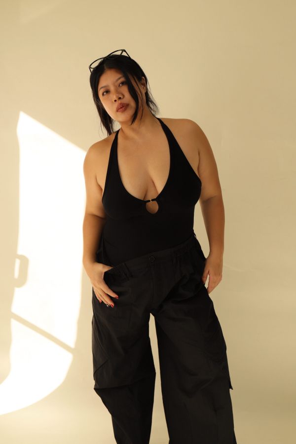 大鏤空掛脖彈力背心(黑) 