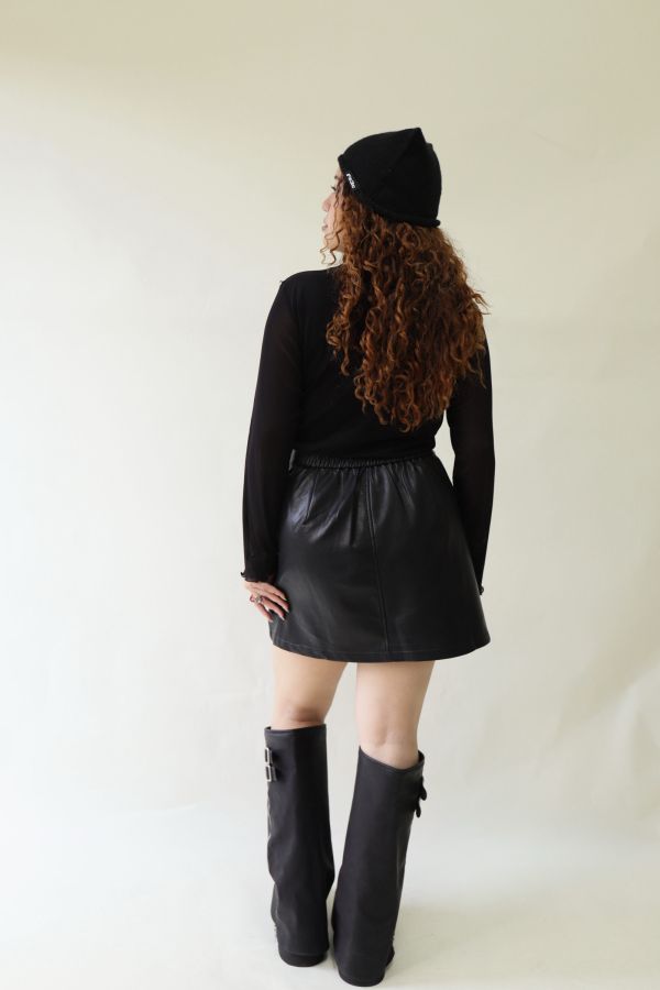 【EASE】時髦摺線高腰皮裙-黑 