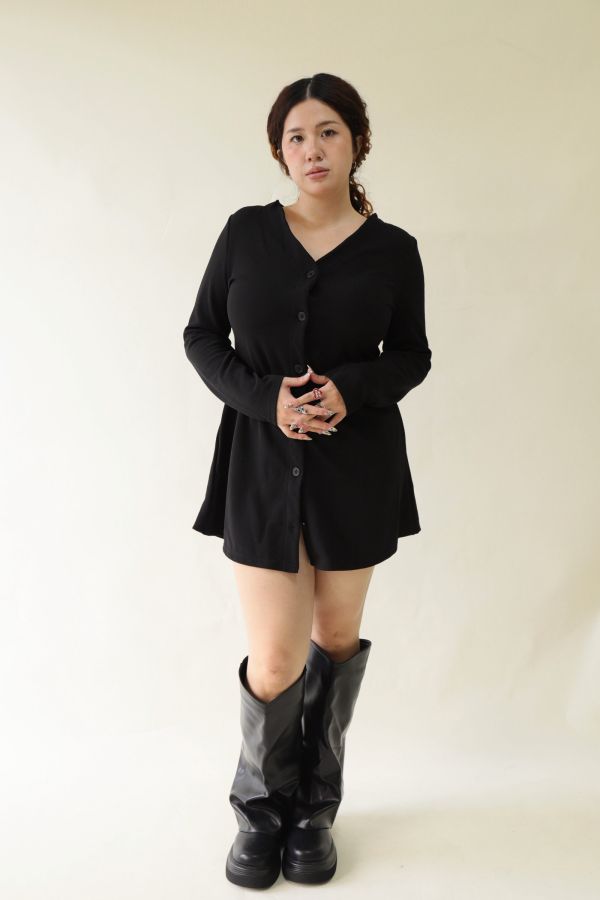 V領全排釦A字收腰洋裝 