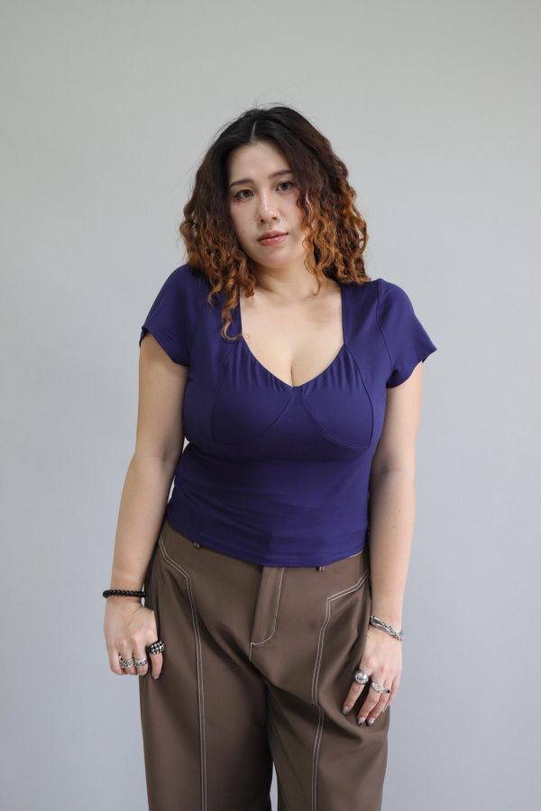 好身材V領收腰上衣 