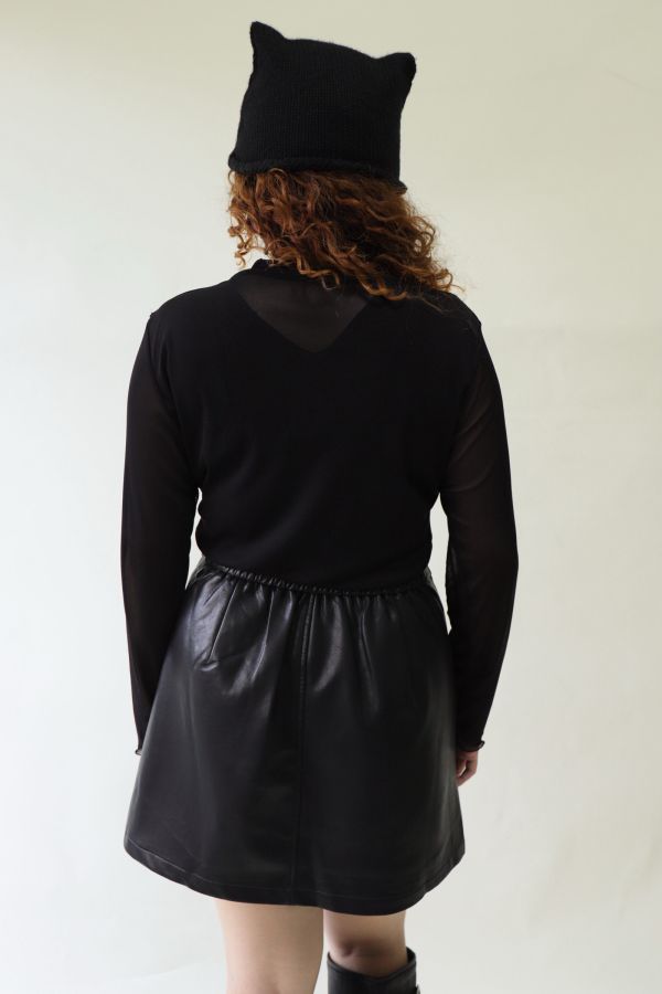 【EASE】半高領網紗透膚上衣-黑 