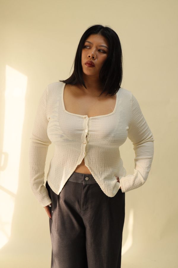 不規則方領倒V收腰上衣 