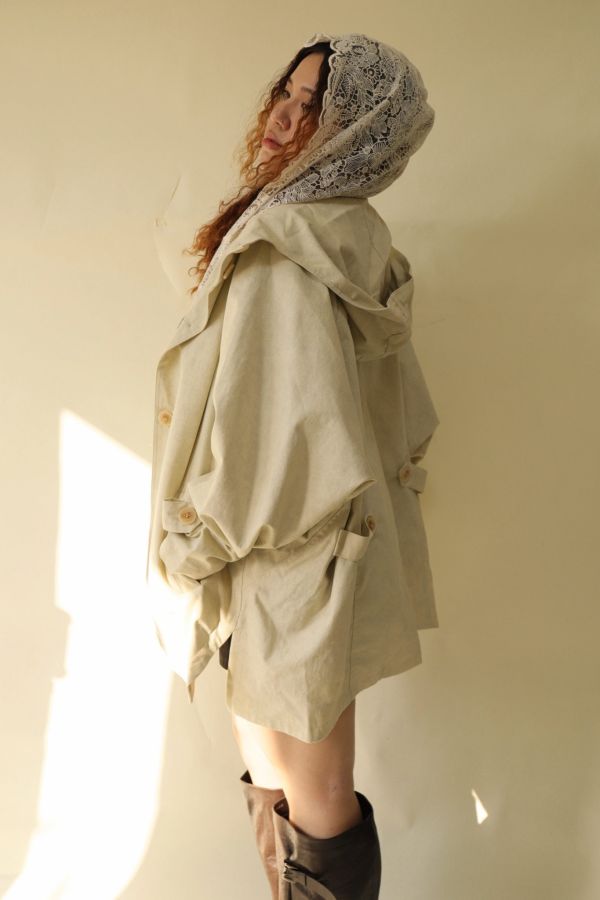 【 EASE 】拼接蕾絲假兩件斗篷風衣 