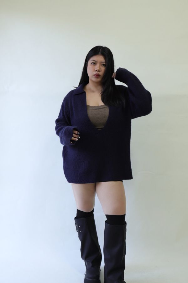 【EASE】穿搭不費力大V領疊穿寬鬆毛衣-藏藍 