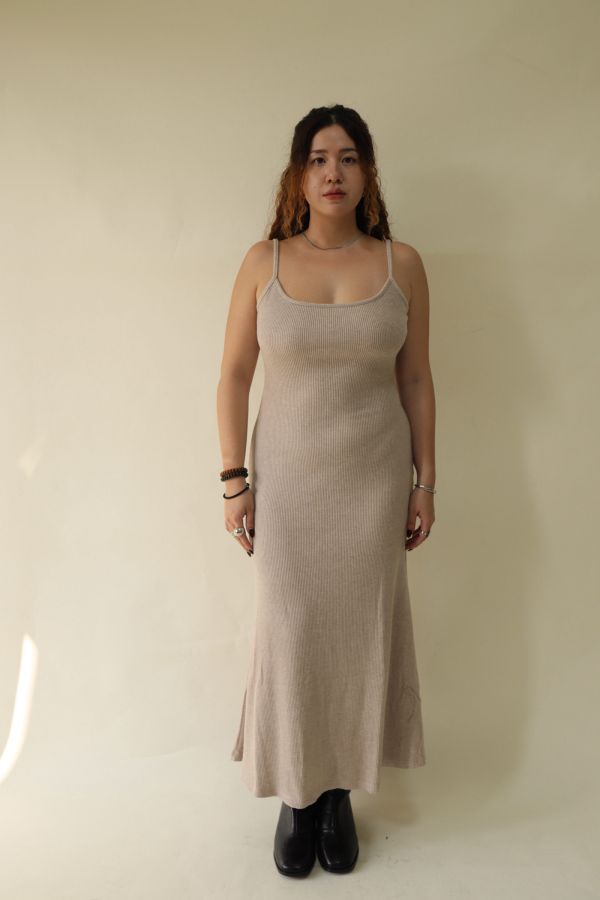 【 EASE 】仿羊絨細肩精緻洋裝(杏) 