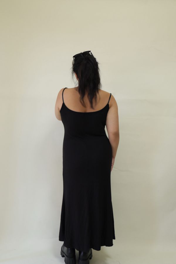 【 EASE 】仿羊絨細肩精緻洋裝(黑) 