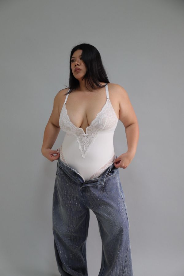 收肉蕾絲BODYSUIT 