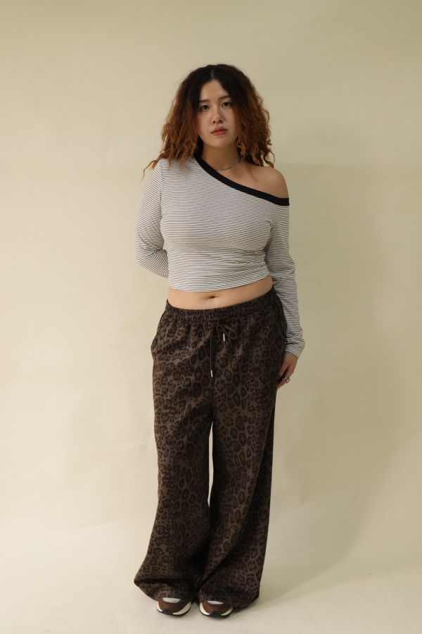 斜肩條紋合身上衣 