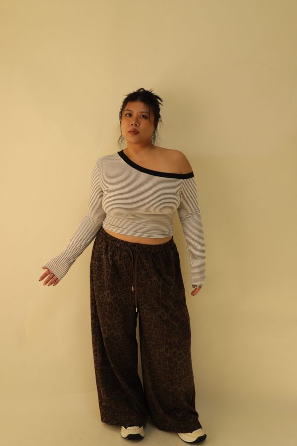 【EASE】桃皮絨抽繩豹紋褲 