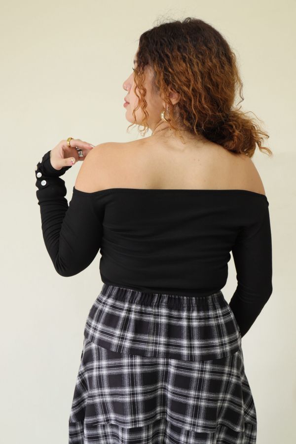 假排釦辣妹平口上衣 