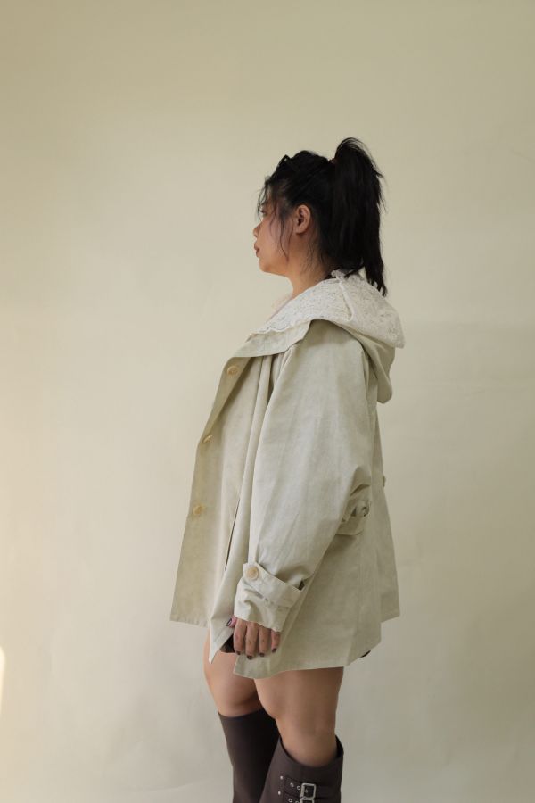 【 EASE 】拼接蕾絲假兩件斗篷風衣 