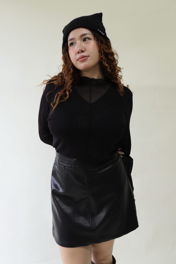 【EASE】半高領網紗透膚上衣-黑 