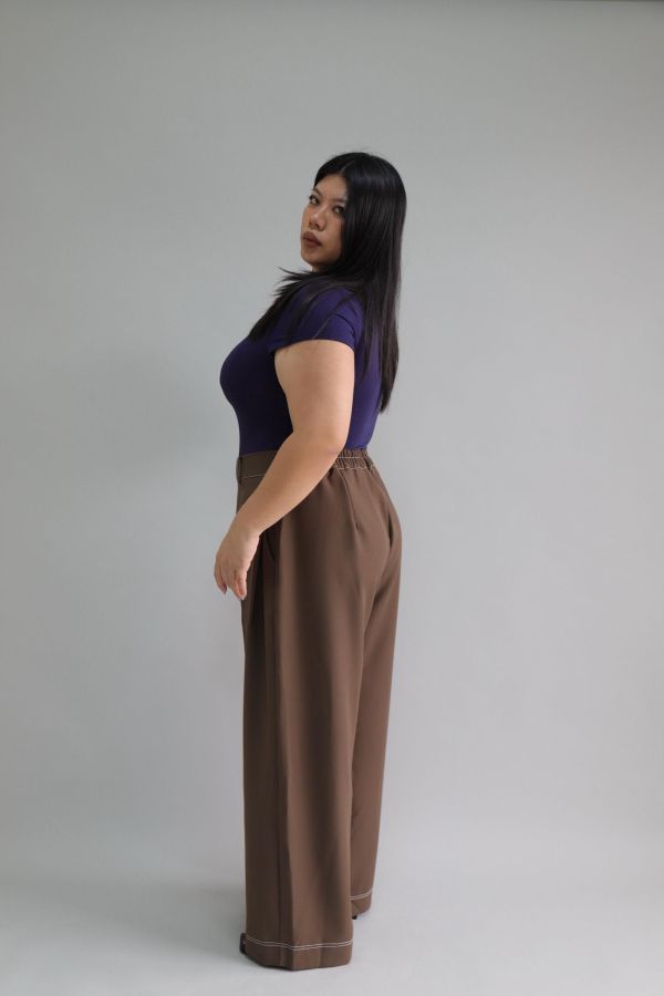 【EASE】肉肚友善長腿明線寬褲-咖 