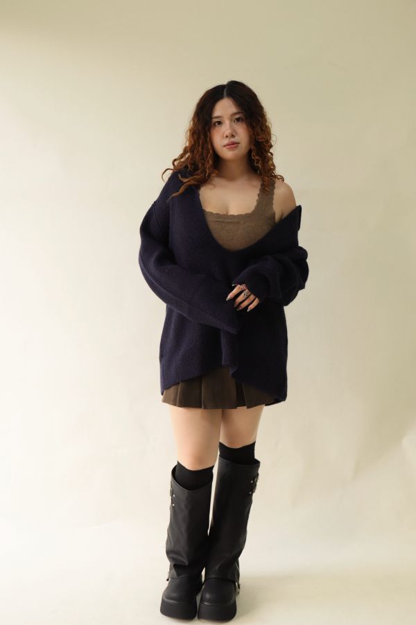 【EASE】穿搭不費力大V領疊穿寬鬆毛衣-藏藍 