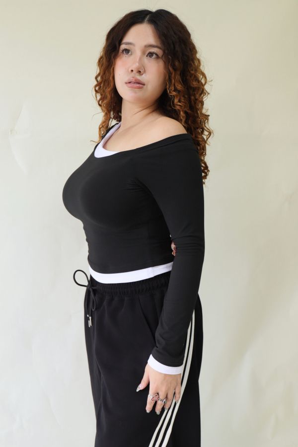 撞色斜肩修身上衣 