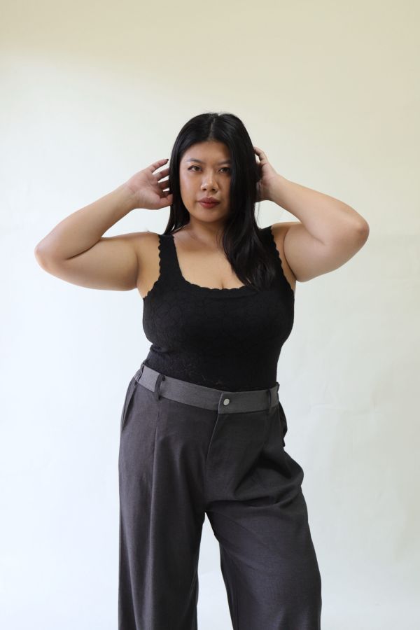 寬肩磨毛波浪邊帶杯背心 