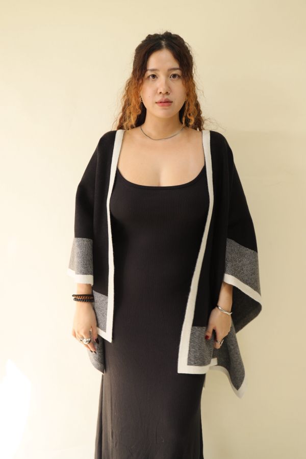 【 EASE 】老錢風針織撞色斗篷披肩 (黑) 