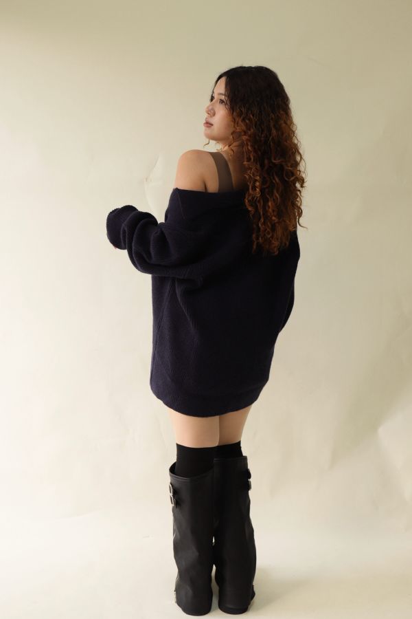 【EASE】穿搭不費力大V領疊穿寬鬆毛衣-藏藍 