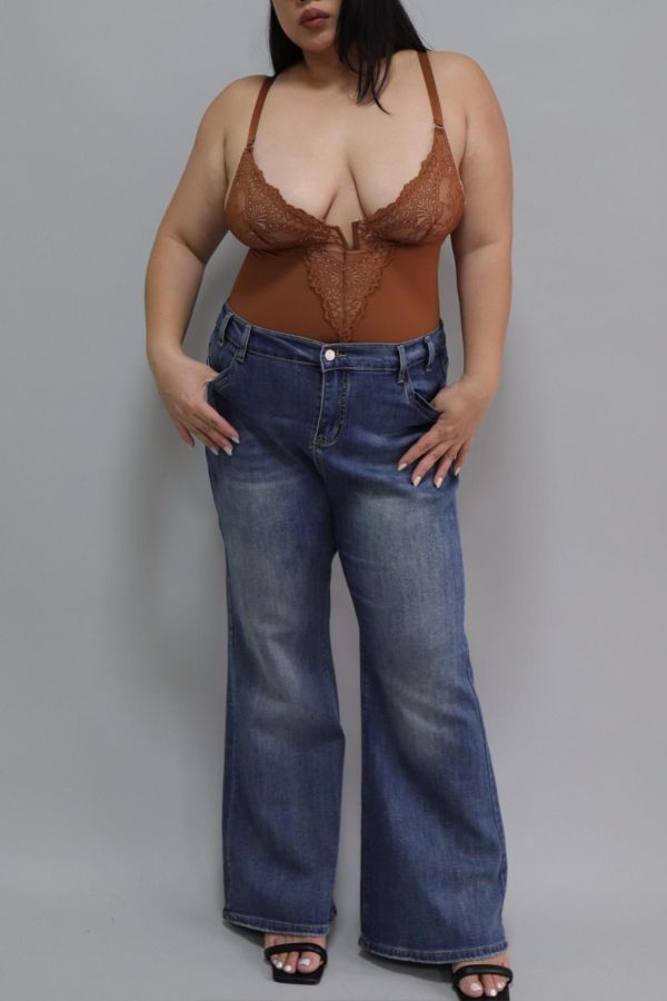 【EASE】蘋果型也可以穿的微喇叭牛仔褲 