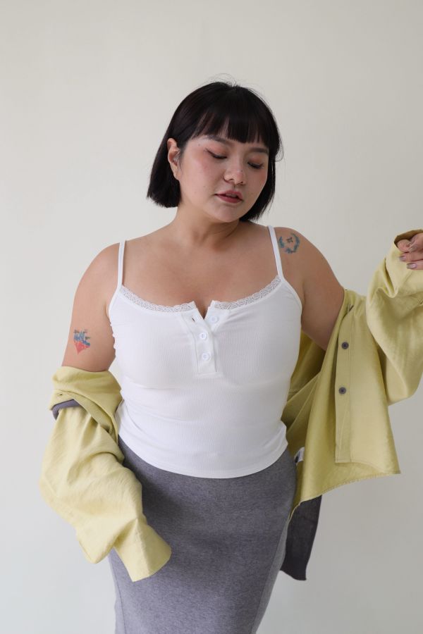 副乳OUT小心機花邊蕾絲開釦背心(黑、白) 
