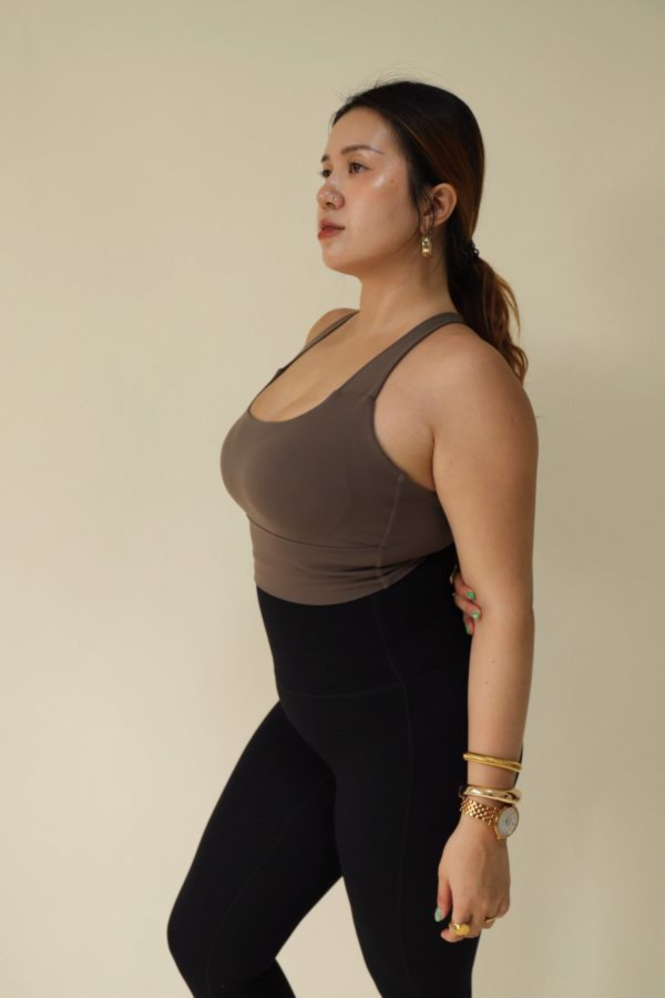 【門市試穿品】寬肩無勒感扭結美背運動內衣 