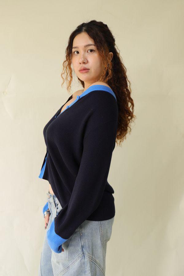 【門市試穿品】撞色V領針織外套 