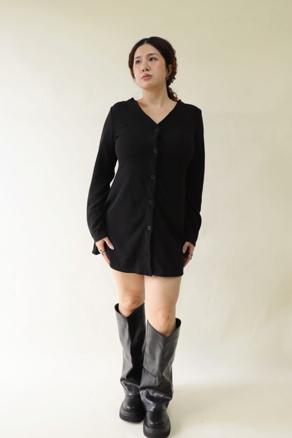 V領全排釦A字收腰洋裝 