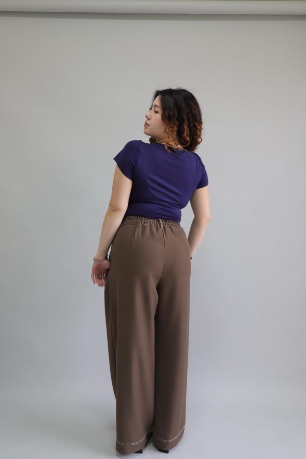 【EASE】肉肚友善長腿明線寬褲-咖 