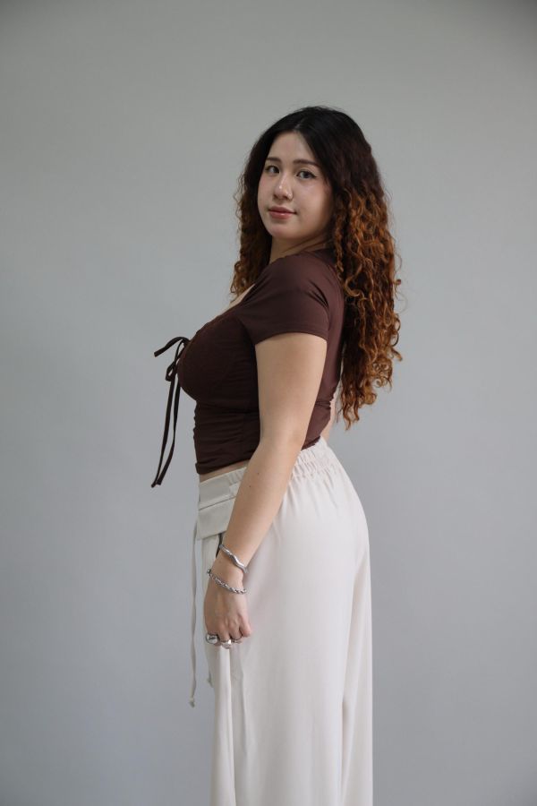 蕾絲拼接修身上衣 