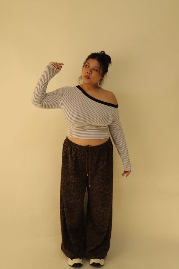 【EASE】桃皮絨抽繩豹紋褲 