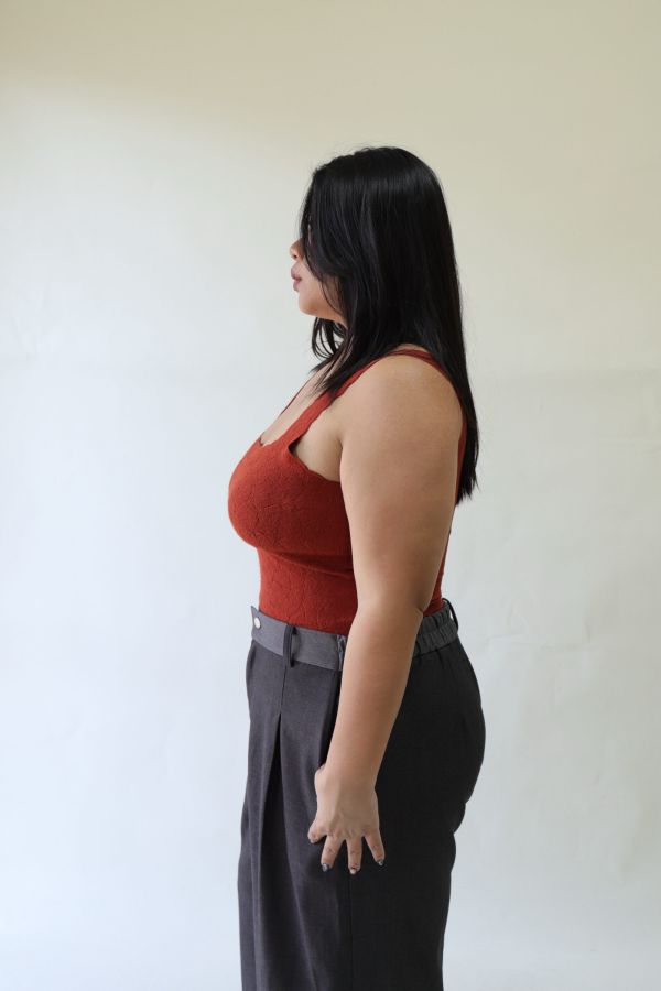 寬肩磨毛波浪邊帶杯背心 