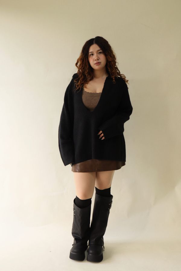 【EASE】穿搭不費力大V領疊穿寬鬆毛衣-黑 
