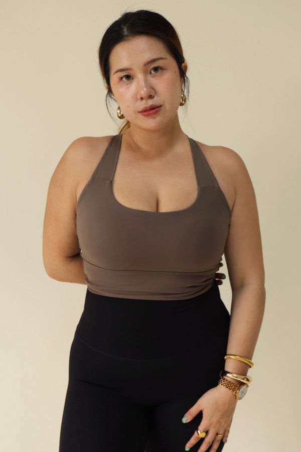 寬肩無勒感扭結美背運動內衣-咖 