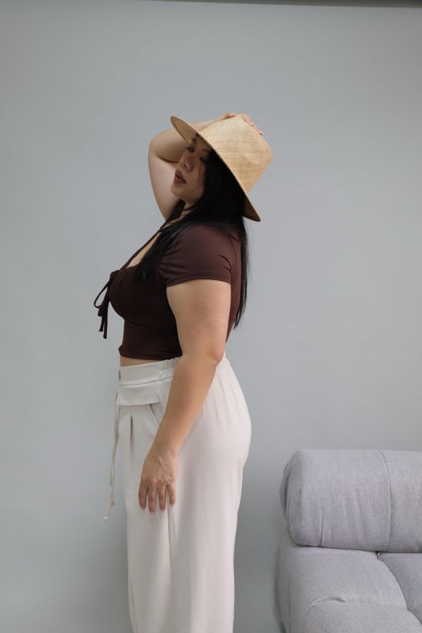 蕾絲拼接修身上衣 